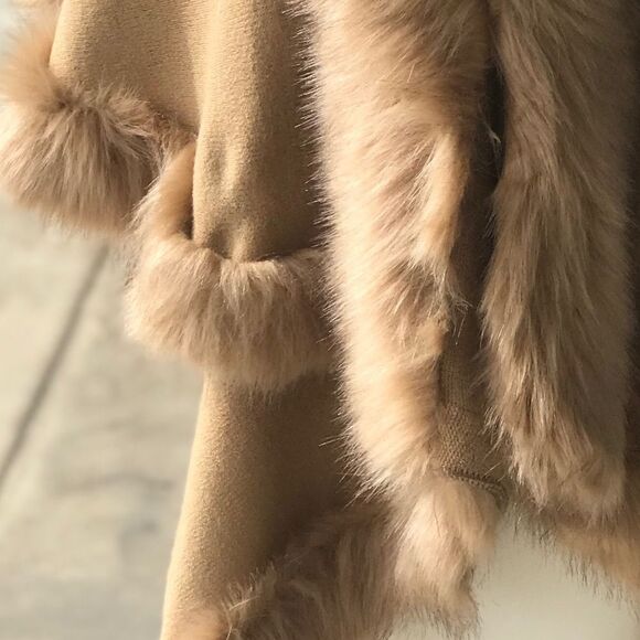 Luxurious Camel Faux Fur Double Layer Cape Coat - Picture 6 of 9